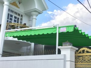 Mái che xếp giá bao nhiêu