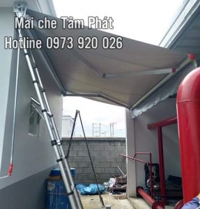 tay quay mái hiên