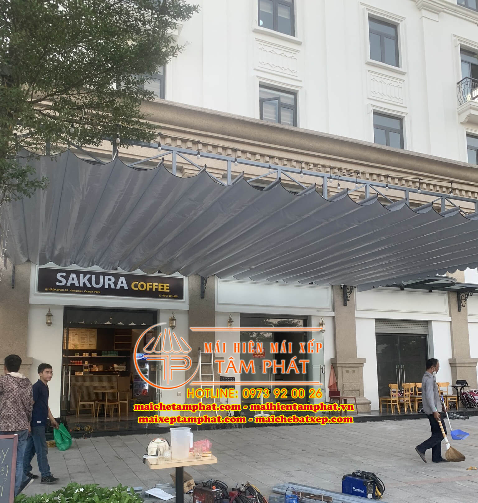 Lắp đặt mái bạt che di động ở TPHCM cho quán cafe, nhà hàng